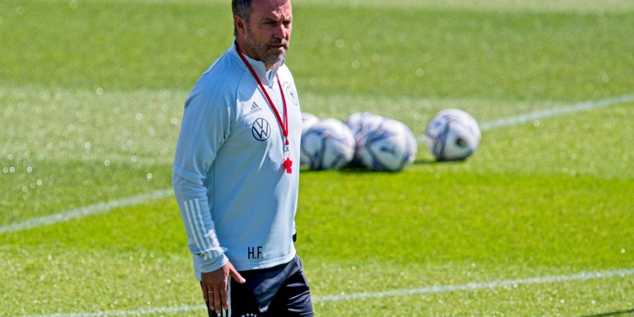 Bundestrainer Hansi Flick fordert von seiner Mannschaft gegen Italien mehr Engagement.