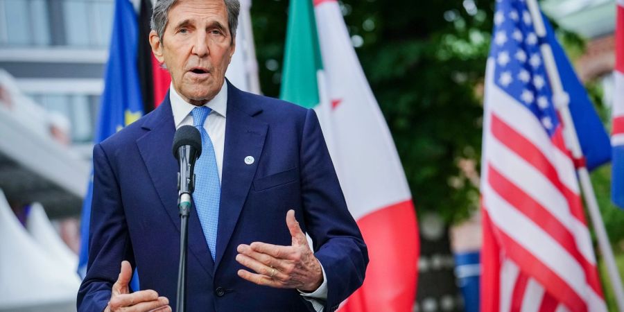 Anstrengungen zur Umstellung auf Unabhängigkeit, auf erneuerbare, alternative Energie beschleunigen: John Kerry.