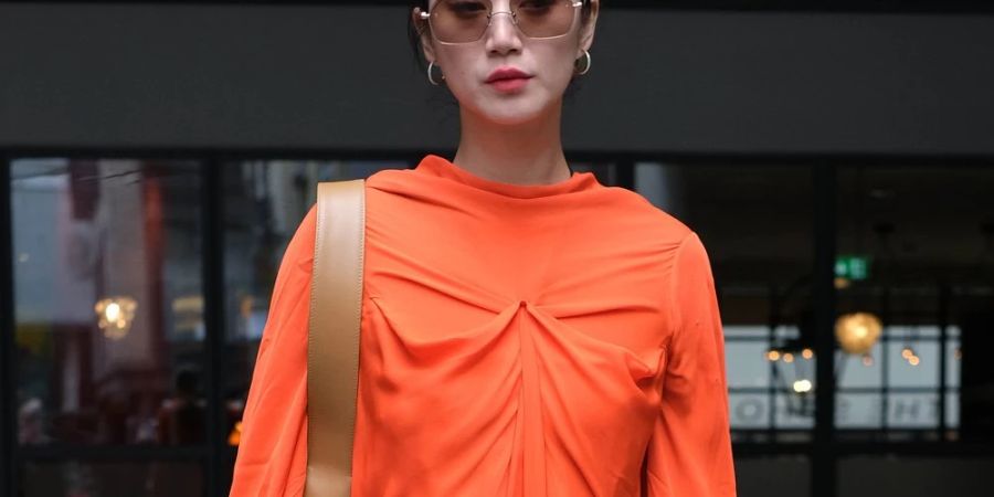 Die London Fashion Week für die Frühjahr-/Sommer-Kollektion 2022 stand im Zeichen der Trendfarbe Orange.