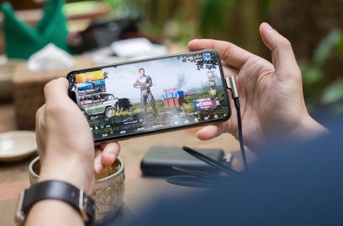 Gaming auf dem Smartphone ist vollkommen ok – bedenklich wird es erst, wenn man darüber den Bezug zur Realität verliert. Smartphone Gaming