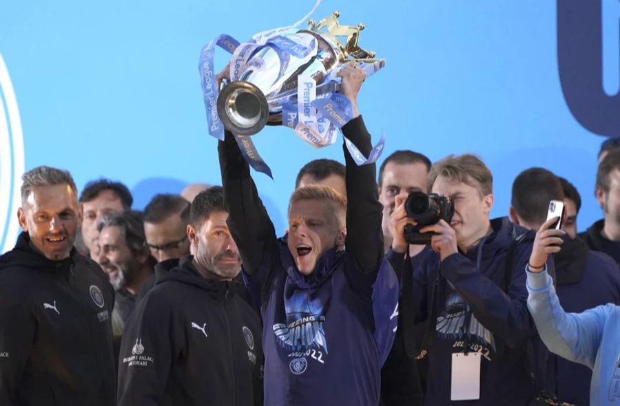 Zum Saisonende durfte der ukrainische Star-Spieler auf Vereinsebene noch den Premier-League-Titel feiern.