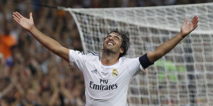 Raul jublet über eines seiner vielen Tore für Real Madrid. La Liga