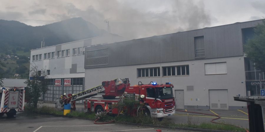 Malans GR: Brand in Gewerbehalle