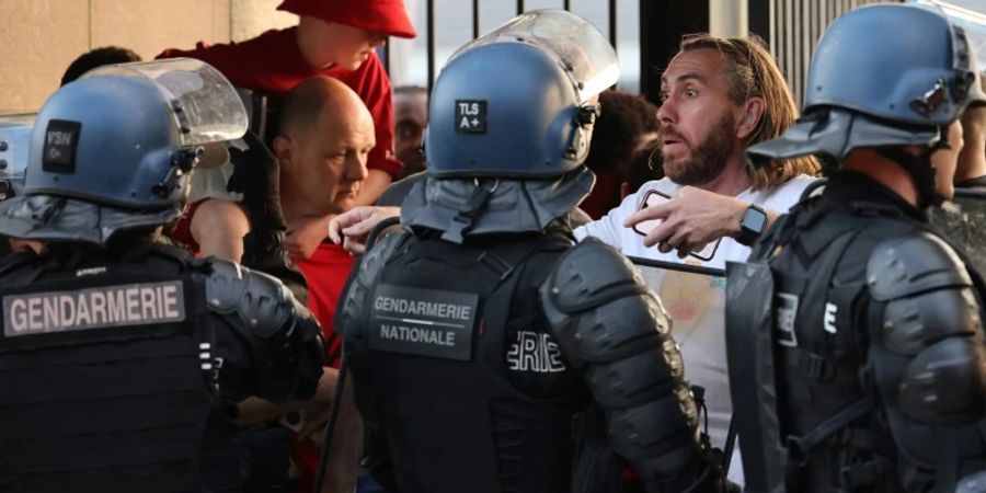 Chaos am Stade de France