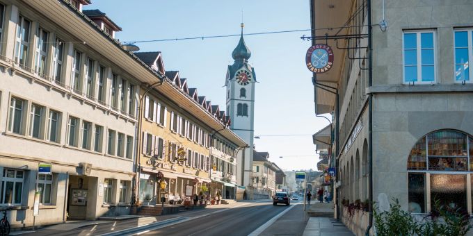 Die Luzernerstrasse im Zentrum von Huttwil. Die Luzernerstrasse im Zentrum von Huttwil.