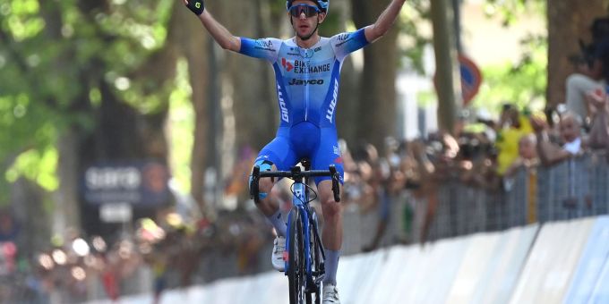 Feierte in Turin seinen insgesamt sechsten Giro-Tagessieg: Simon Yates. Feierte in Turin seinen insgesamt sechsten Giro-Tagessieg: Simon Yates.