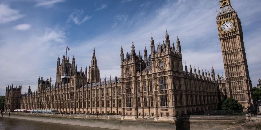 Eine britische Abgeordnete hat mit Nachdruck eine rasche Einigung auf die Renovierung des Parlaments in London angemahnt.