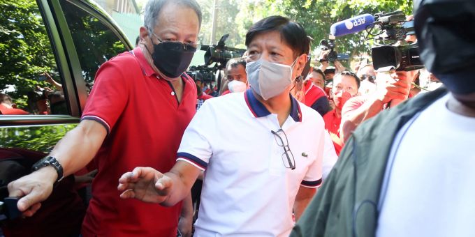 Am 9. Mai 2022 wählte die philippinische Bevölkerung die neuen lokalen und nationalen Regierungschefs. Auf dem Bild ist Ferdinand Marcos Jr. zu sehen. Sein Vater war der ehemalige Präsident der Philippinen. ferdinand marcos jr.