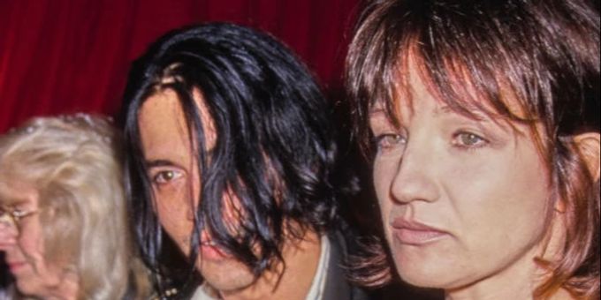 Warf Flasche nach ihr - Ex-Freundin von Johnny Depp sagt gegen ihn aus