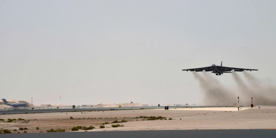 Ein Langstreckenbomber vom Typ Boeing B-52H brachte die amerikanische Hyperschallwaffe am vergangenen Samstag in die Luft und setzte sie aus. (Archivbild)