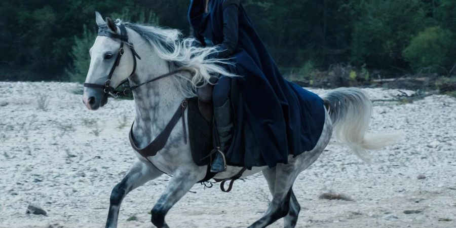 Rosamund Pike spielt in «Das Rad der Zeit» die Hauptrolle der Moiraine.