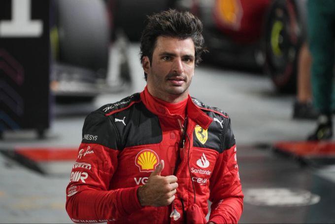 Carlos Sainz muss sich nach einem neuen Arbeitgeber umsehen. Carlos Sainz Ferrari