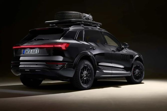 Audi Q8 e-tron Dakar