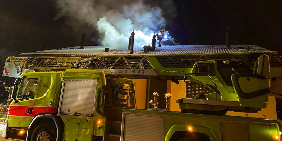 Brand in Mehrfamilienhaus