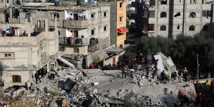 Es wird über Waffenruhe im Gaza-Krieg verhandelt, erfuhr die Deutsche Presse-Agentur am Dienstag. (Archivbild) US-Vizepräsidentin Harris bezeichnet die Bedingungen für die Menschen im Gazastreifen als unmenschlich und sprach von einer humanitären Katastrophe.