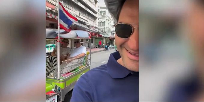 Fans begeistert - Federer macht mit seinen Eltern Thailand unsicher