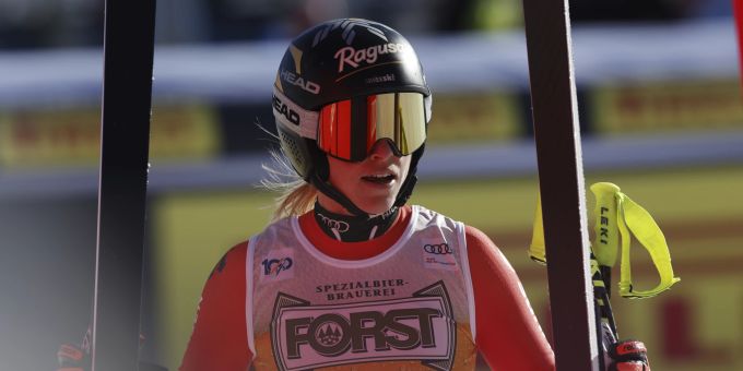 Lara Gut-Behrami nach ihrem Lauf bei der 2. Abfahrt in Cortina. LAra Gut-Behrami