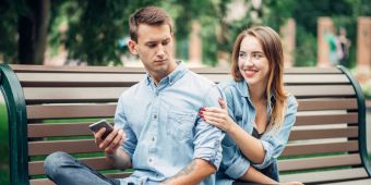 Mann mit Smartphone