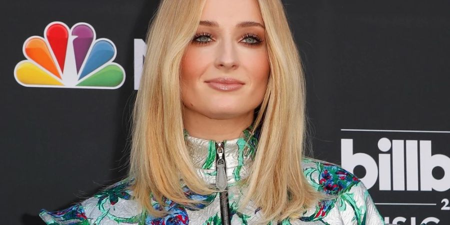 Zuletzt war Sophie Turner in der Hitchcock-Adaption «Do Revenge» auf Netflix zu sehen. Demnächst verkörpert sie die Juwelendiebin Joan Hannington in der ITV-Serie «Joan».