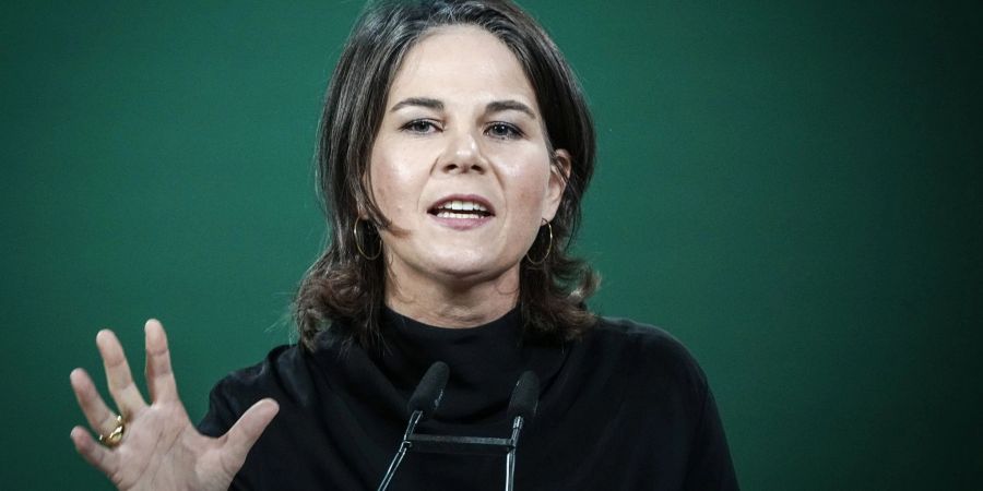 Aussenministerin Annalena Baerbock warnt davor, dass Deutschland sich von China abhängig macht.