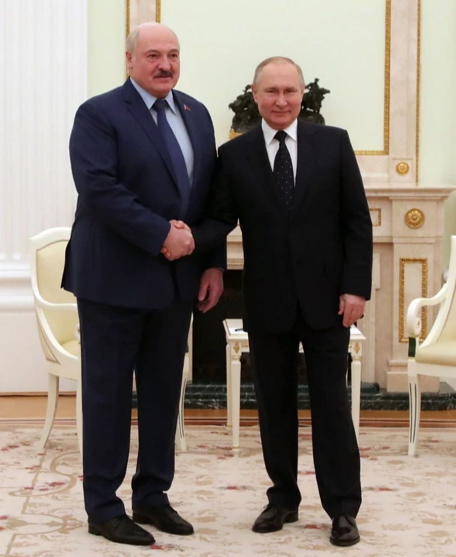 Die Proteste richteten sich gegen den belarussischen Machthaber und Putin-Freund Alexander Lukaschenko (links).