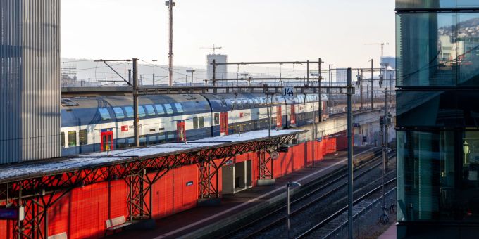 Der Bahnhof Hardbrücke in Zürich. Der Bahnhof Hardbrücke in Zürich.