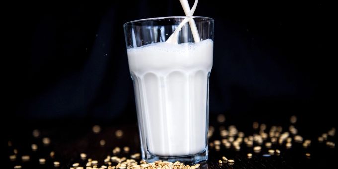 Die Auswahl an pflanzlichen Milchalternativen ist gross: Geworben wird mit Gesundheit und Klimaschutz. Experten bewerten die Sorten allerdings unterschiedlich. Die Auswahl an pflanzlichen Milchalternativen ist gross: Geworben wird mit Gesundheit und Klimaschutz. Experten bewerten die Sorten allerdings unterschiedlich.