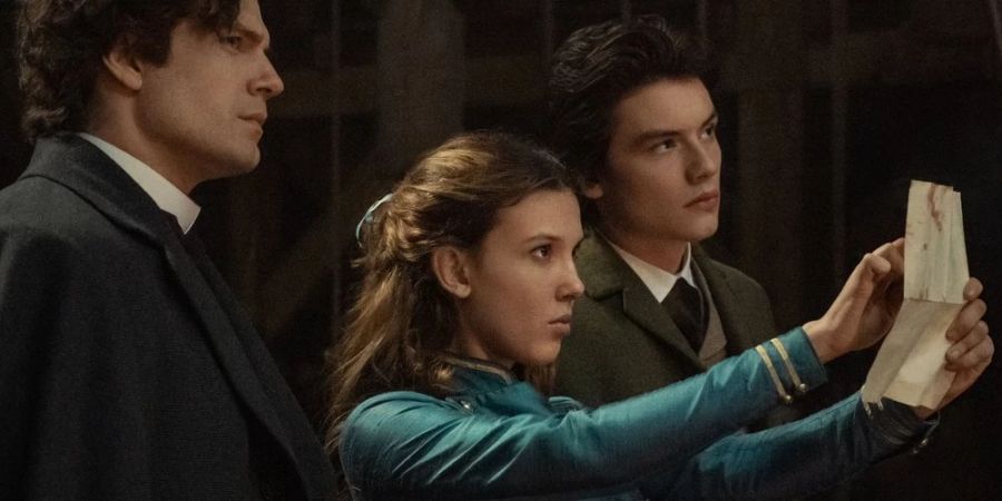 Henry Cavill, Millie Bobby Brown und Louis Partridge in «Enola Holmes 2».