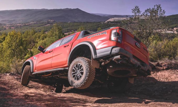 Der Ford Ranger Raptor meistert auch jene Parcous, die zu Fuss kaum zu bewältigen sind Ford Ranger Raptor