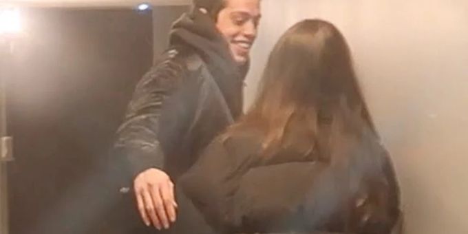 Erwischt! - Kardashian-Ex kuschelt schon den nächsten Superstar