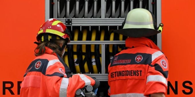 Feuerwehrleute bei einem Einsatz MParc