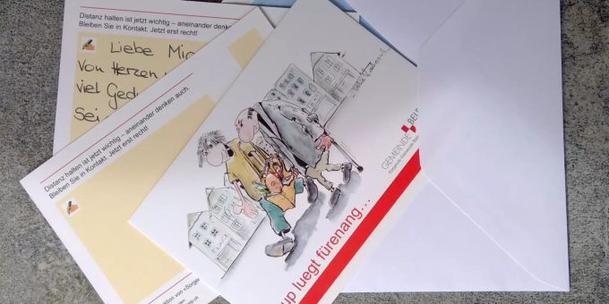 Die Postkarten liegen an zahlreichen Orten in Belp gratis auf. Postkarte
