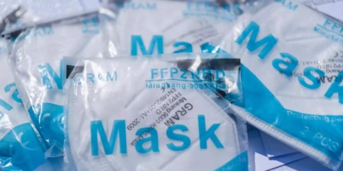 Mittlerweile sind Masken im Detailhandel überall vorrätig. Masken im Detailhandel