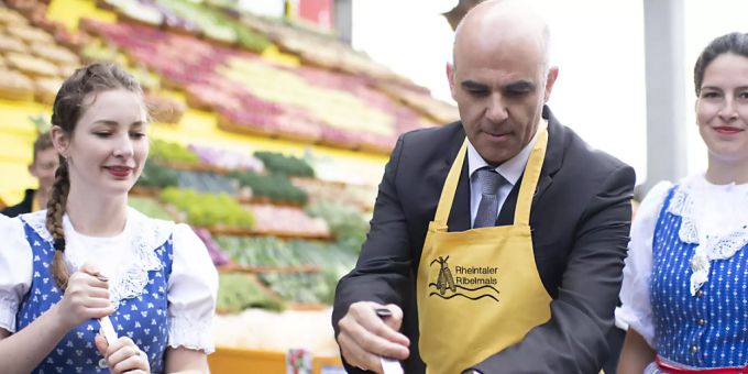Bundesrat Alain Berset kocht Rheintaler Ribelmais an der Eröffnung der 77. Olma im Oktober 2019 in St. Gallen. Alain Berset Olma
