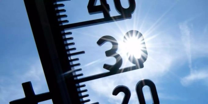 Die sommerlichen Temperaturen helfen, die Corona-Zahlen zu senken. Coronavirus Sommer
