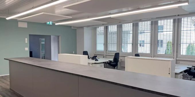 Einzelne Abteilungen der Verwaltung Weiningen haben einen neuen Arbeitsort im ehemaligen Postgebäude bekommen. Neue Verwaltung Weiningen