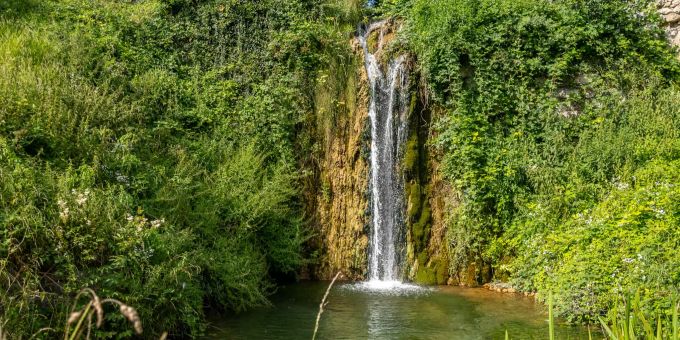 Aussicht auf einen Wasserfall in Biberstein. Aussicht auf einen Wasserfall in Biberstein.