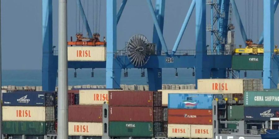 Chinas Aussenhandel legt im Juni überraschend  zu