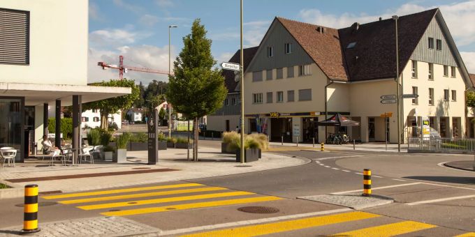 Das Dorfzentrum von Nürensdorf. Das Dorfzentrum von Nürensdorf.