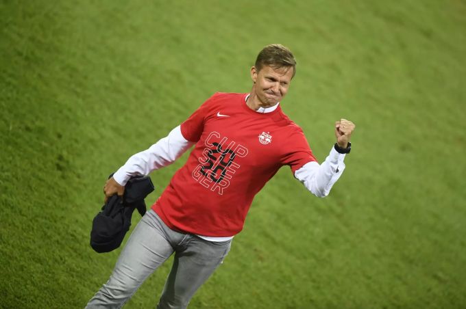 Cupsieger: Jesse Marsch (Red Bull Salzburg) feiert den 5:0-Finalsieg gegen Austria Lustenau. Jesse Marsch RB Salzburg