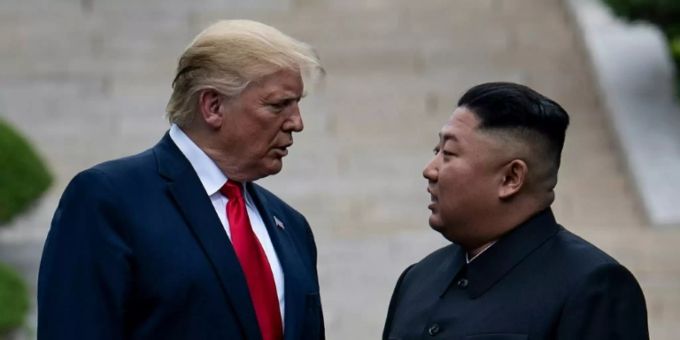 Trump (l.) und Kim im Juni 2019 Trump (l.) und Kim im Juni 2019