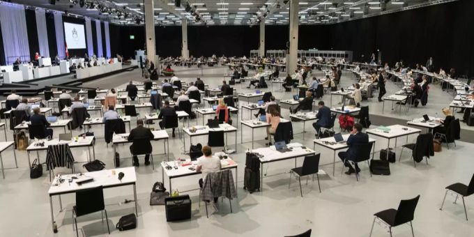 Der Nationalrat tagt zum Coronavirus in der Halle der Bernexpo. Coronavirus Nationalrat