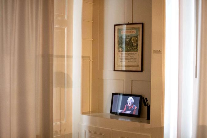 In verschiedenen Ecken des Museums können kurze Filmclips angeschaut werden.