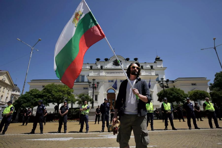 Bulgariens Regierung übersteht Misstrauensvotum