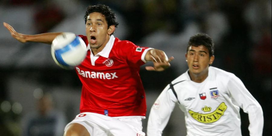 Arturo Vidal (r.) lancierte seine Profi-Karriere 2005 beim chilenischen Colo Colo.