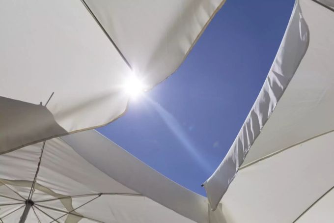 Schattenplätze dürften dieses Wochenende heiss begehrt sein. schatten