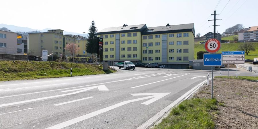 Ortseinfahrt Richtung Wollerau.