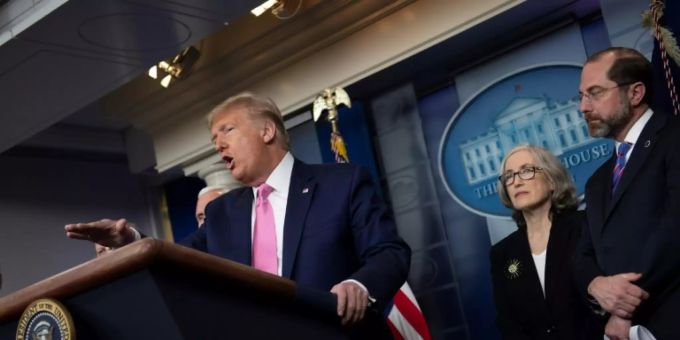 Trump bei einer Pressekonferenz im Weissen Haus Trump bei einer Pressekonferenz im Weissen Haus
