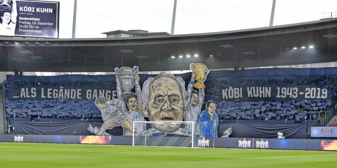Choreo zu Ehren von FCZ Legende Köbi Kuhn. Köbi Kuhn