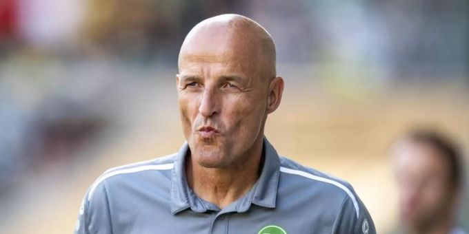 Befürchtet Spiele unter Ausschluss der Öffentlichkeit: St. Gallens Trainer Peter Zeidler. Foto: David Inderlied/dpa Befürchtet Spiele unter Ausschluss der Öffentlichkeit: St. Gallens Trainer Peter Zeidler. Foto: David Inderlied/dpa